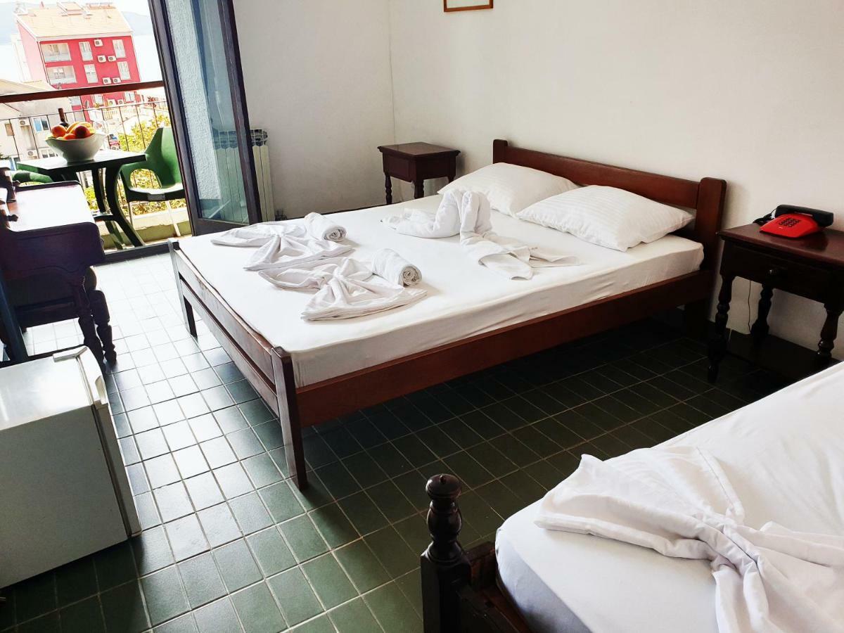 Hotel Sumadija Rafailovici Bečići Buitenkant foto