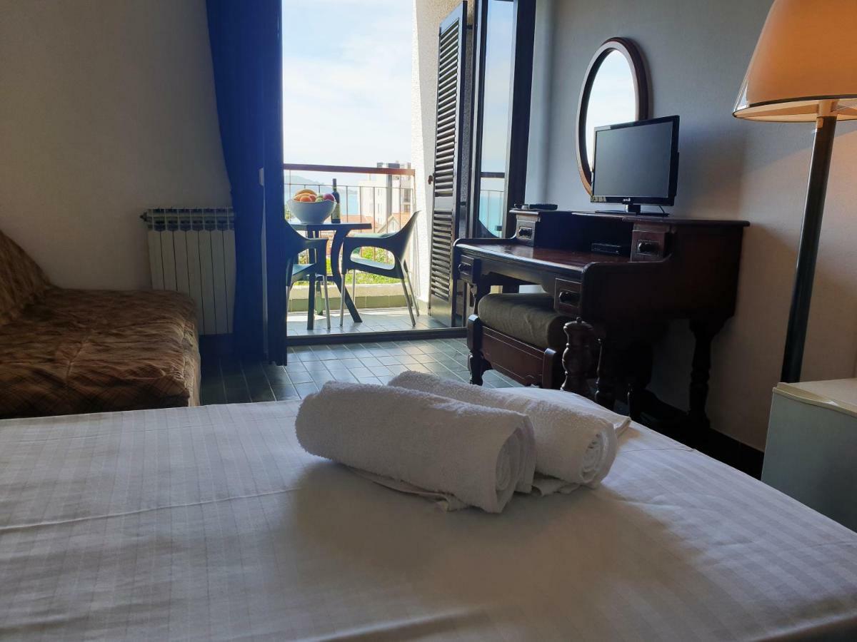 Hotel Sumadija Rafailovici Bečići Buitenkant foto
