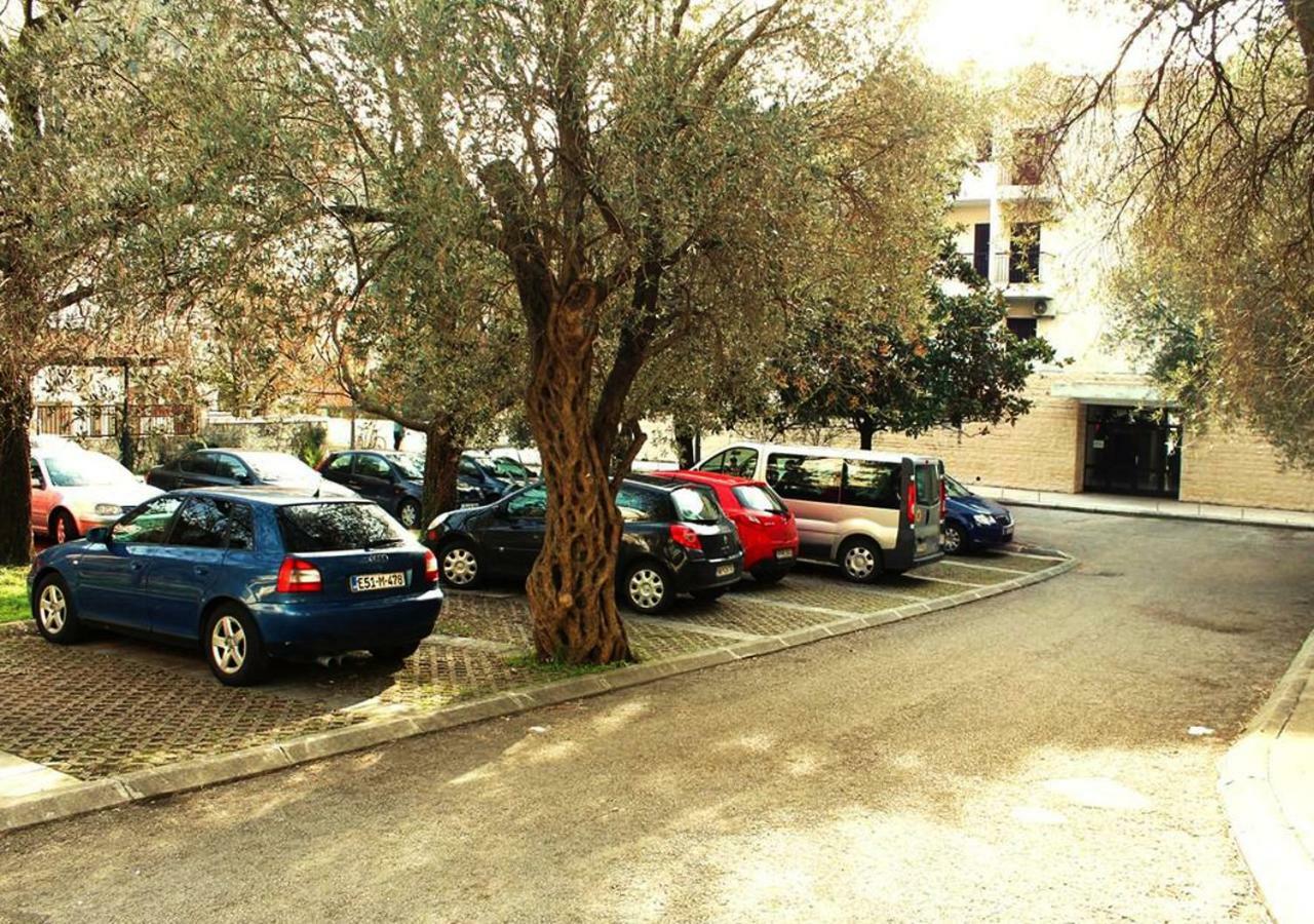 Hotel Sumadija Rafailovici Bečići Buitenkant foto